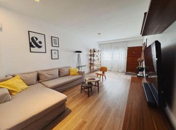 Casa · 212m² · 5 Ambientes · 1 Cochera · Triplex 5 Amb. C/pileta en Venta - Tigre Residencial