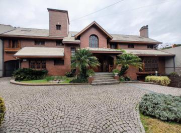 Casa · 550m² · 8 Ambientes · 4 Cocheras · Casa en Quilmes, 8 Amb, Sobre Barranca