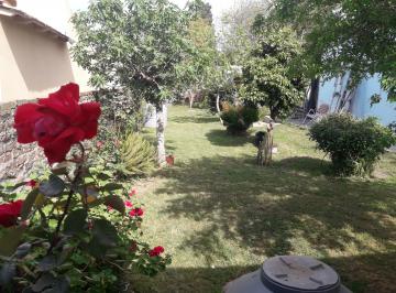 Casa de 5 ambientes, Berazategui · Casa con Local