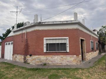 Casa · 91m² · 4 Ambientes · 1 Cochera · Casa en Venta 4 Ambientes, berazategui