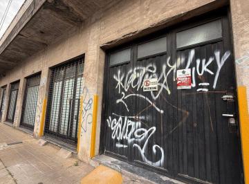 Bodega-Galpón · 108m² · Venta Galpon en Villa Lynch con Renta