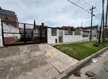 Casa · 120m² · 4 Ambientes · 1 Cochera · Venta Casa 4 Ambientes Loma Hermosa