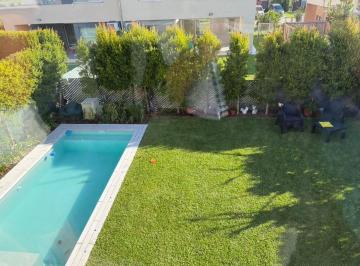 Casa · 195m² · 7 Ambientes · 1 Cochera · Casa 4 Dorm. 1 Escritorio Pileta Playroom