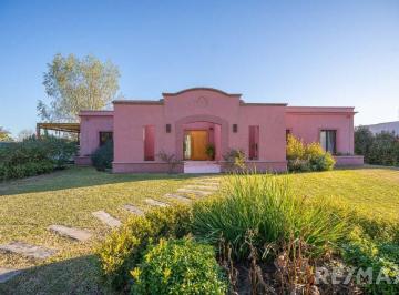 Casa · 206m² · 4 Ambientes · Venta de Casa en Chacras de La Reserva
