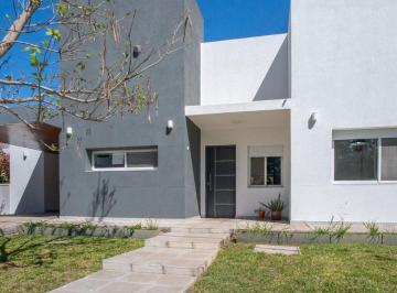Casa · 126m² · 5 Ambientes · Casa con Piscina en Barrio Cerrado La Antonella