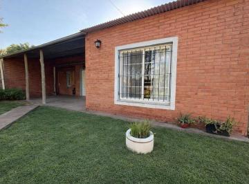Quinta vacacional · 88m² · 3 Dormitorios · 1 Cochera · Casa Quinta en San Roque 2475