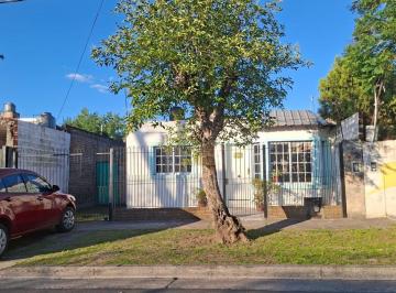Casa · 70m² · 3 Ambientes · 1 Cochera · Casa 3 Amb en Venta en W. Morris Hurlingham