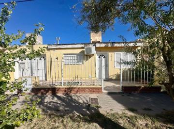 Casa · 115m² · 4 Ambientes · 2 Cocheras · Casa en Venta en Cabo Farina 3050