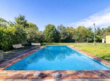 Quinta vacacional · 110m² · 3 Dormitorios · Venta Casa Quinta C/pileta Terreno 950 m² - La Reja