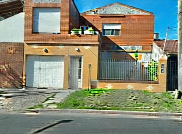 Casa · 160m² · 5 Ambientes · 1 Cochera · Venta Casa Depto 6 Amb Billinghurst Multifamiliar
