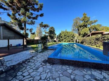 Casa · 270m² · 4 Ambientes · 1 Cochera · Venta Casa 4 Amb Pileta, Coch, Quincho V Udaondo