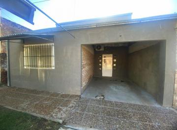 Casa · 176m² · 4 Ambientes · 1 Cochera · Se Vende Propiedad a m de Azcuenaga