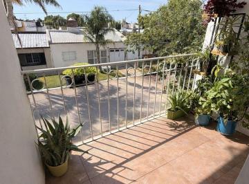 Casa · 130m² · 3 Ambientes · 1 Cochera · Venta Casa Planta Alta en Santo Tome