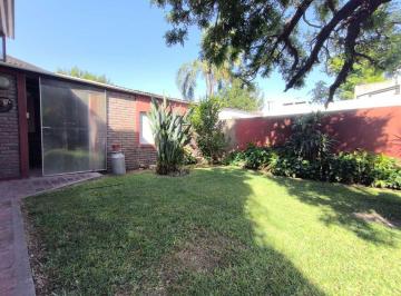 Casa · 204m² · 4 Ambientes · 2 Cocheras · Se Vende Propiedad - Barrio General Belgrano