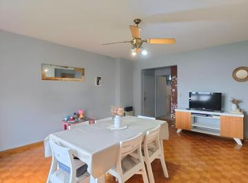 Departamento · 77m² · 4 Ambientes · 1 Cochera · Venta Depto 4 Amb C/cochera Al Fte Flores