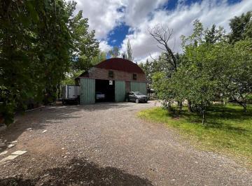 Casa · 300m² · 4 Ambientes · 1 Cochera · Venta de Chacra 4.7 Ha con Casa + Galpón Plottier