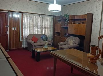 Casa · 136m² · 3 Ambientes · 1 Cochera · Venta Chalet de Categoria en Villa Ballester