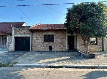 Casa · 150m² · 4 Ambientes · 1 Cochera · Venta Casa 4 Ambientes con Cochera San Justo