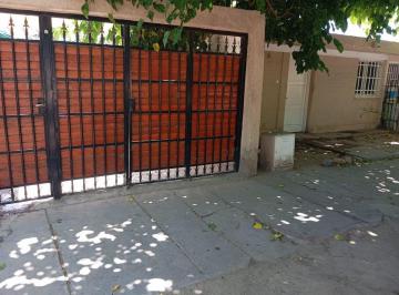 Casa · 140m² · 5 Ambientes · 1 Cochera · Dos Casa en Venta - Luzuriaga Maipu