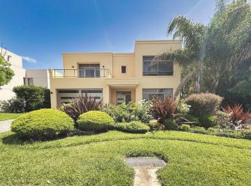 Casa · 276m² · 5 Ambientes · 3 Cocheras · Casa 5 Ambientes en Venta Santa Rita a La Laguna