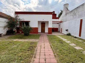 PH · 72m² · 4 Ambientes · 2 Cocheras · PH en Venta Tolosa - La Plata Frente