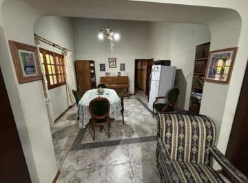 Casa · 195m² · 9 Ambientes · 2 Cocheras · Venta Casa + Duplex + Local Comercial, Dorrego Mendoza