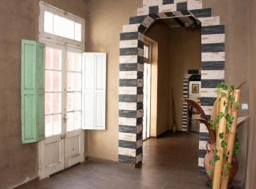 PH · 154m² · 5 Ambientes · PH de 5 Ambientes en Venta en Sarandí con Jardín