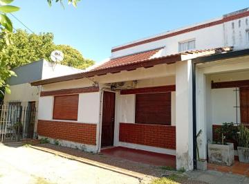 Casa · 56m² · 8 Ambientes · 1 Cochera · Casa Tipo Dúplex 4 Dorm. en Gualeguaychú