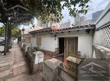 Casa · 205m² · 3 Ambientes · 1 Cochera · Se Vende Casa en Villa Carlos Paz a Dos Cuadras del Centro
