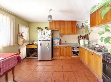Casa · 120m² · 6 Ambientes · 1 Cochera · Venta Casa Complejo Cerrado 3 Dorm. en Complejo Cerrado Apta Credito