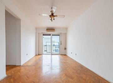 Departamento · 72m² · 4 Ambientes · Venta Departamento 4 Ambientes Luminoso Contrafrente Balcón Vista Abierta Villa Devoto