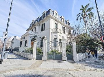 Casa · 1431m² · 27 Ambientes · 3 Cocheras · Casa en Esquina de 3 Plantas en Belgrano R
