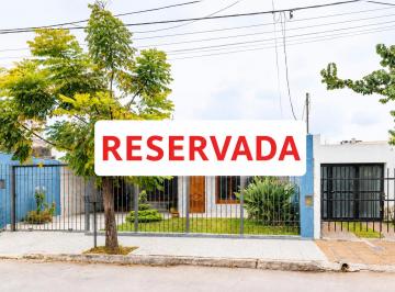 Casa de 6 ambientes, Córdoba · Casa en Venta - Bº Los Plátanos - 3 Dorm.