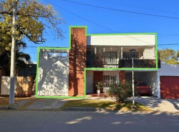 PH · 94m² · 5 Ambientes · 1 Cochera · Se Vende Departamento en Reconquista