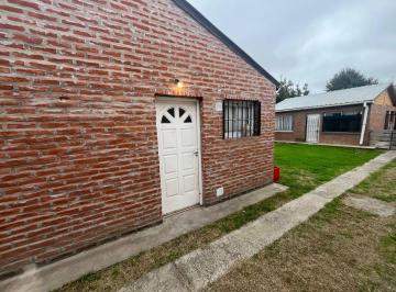 Casa · 140m² · 6 Ambientes · 2 Cocheras · Casa en Venta - Los Hornos