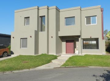 Casa de 6 ambientes, San Fernando · Excelente Casa en Venta Barrio Cerrado La Damasia 3 Dorm. Playroom