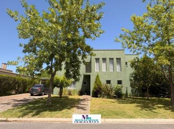 Casa · 202m² · 5 Ambientes · 6 Cocheras · Venta Casa San Isidro Labrador