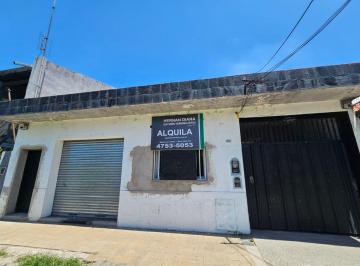 Bodega-Galpón de 3 ambientes, Tres de Febrero · Galpón + Local Comercial + Casa a Reciclar en Venta