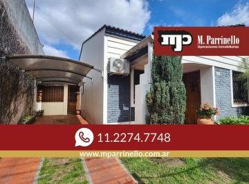 Casa · 120m² · 5 Ambientes · 1 Cochera · ¡Casa en Venta con Amplio Jardín!