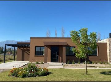 Casa de 3 ambientes, Maipú · Barrio Privado Distrito Alto