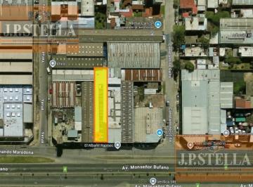Bodega-Galpón · 879m² · Galpón Industrial 879 m² - Oficinas - Baños y Vestuarios - Puente Grúa 2.000 Kilos - San Justo