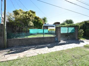 Casa · 79m² · 5 Ambientes · 1 Cochera · Casa en Alquiler 3 Dorm. en Roldán