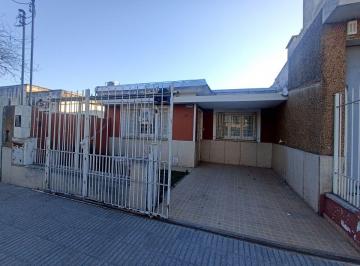 Casa de 4 ambientes, Córdoba · Se Alquila Casa 2 Dormtorios con Cochera en Jardin Espinosa - Santa Rita
