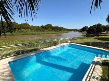 Casa · 224m² · 6 Ambientes · 2 Cocheras · Casa Exclusiva con Bajada Al Río en Country Ubajay