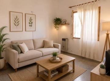 Casa de 4 ambientes, Córdoba · Casa Apto Credito con Patio, Cochera y Quincho