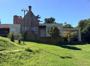 Casa de 7 ambientes, Unquillo · Vendo Casa con Pileta en B° Las Mercedes – Unquillo
