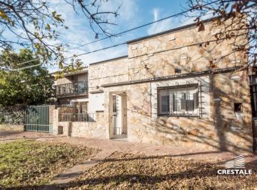 Casa · 84m² · 5 Ambientes · Venta - Casa 2 Dorm. con Jardín y Terraza - Alberdi, Rosario.