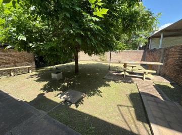 Casa · 97m² · 3 Ambientes · Venta Casa 3 Ambientes con Parque Ituzaingo Sur