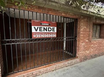 Casa · 104m² · 5 Ambientes · 1 Cochera · Oportunidad Casa en Venta en Barrio San Vicente