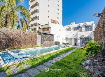 Casa · 300m² · 7 Ambientes · 2 Cocheras · Venta | Permuta - Casa 3 Dorm., Cochera Doble, y Piscina - Echesortu, Rosario - Apto Crédito.
